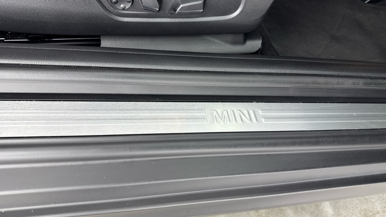 MINI Cooper 2.0 S Exclusive 3dr Auto Petrol Hatchback